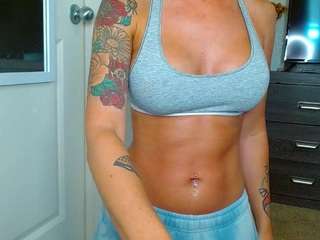tighttinymilf webcam
