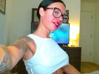 tighttinymilf Live Webcam on CamSoda