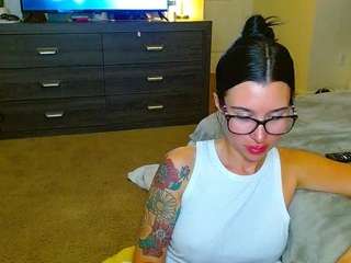 tighttinymilf webcam