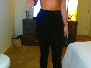 Live webcam model tighttinymilf on Soda Cams