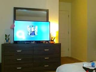 Live webcam model tighttinymilf on Soda Cams