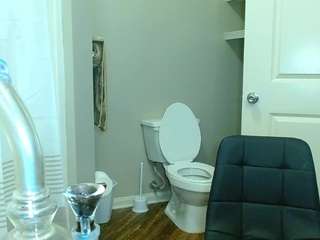 Live webcam model tighttinymilf on Soda Cams