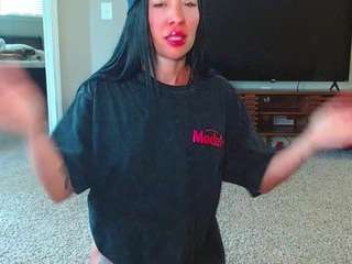 Tight Tiny MILF live cam