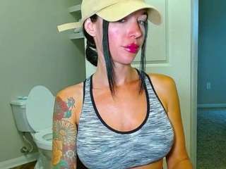 tighttinymilf webcam