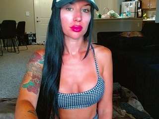 tighttinymilf webcam