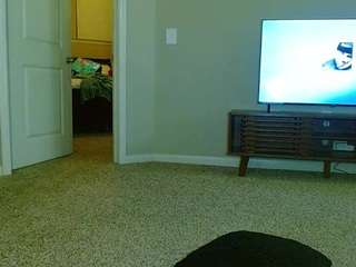 Live webcam model tighttinymilf on Soda Cams