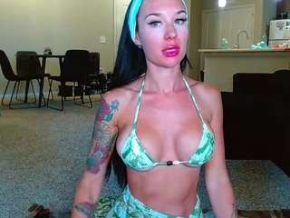 Live webcam model tighttinymilf on Soda Cams