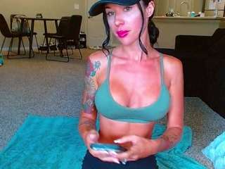 tighttinymilf webcam