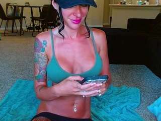 tighttinymilf Live Webcam on CamSoda