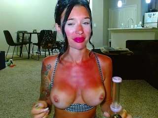 tighttinymilf Live Webcam on CamSoda