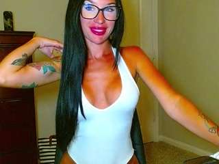 tighttinymilf's CamSoda show and profile