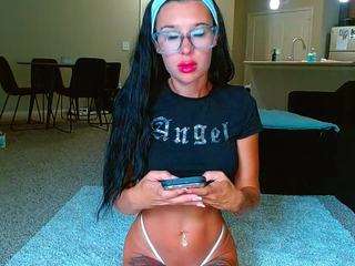 tighttinymilf Live Webcam on CamSoda