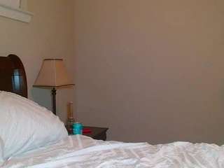 tighttinymilf webcam