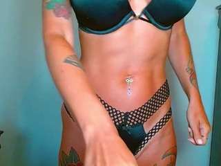 tighttinymilf