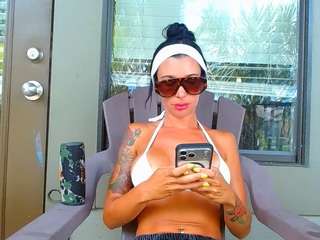 tighttinymilf Live Webcam on CamSoda
