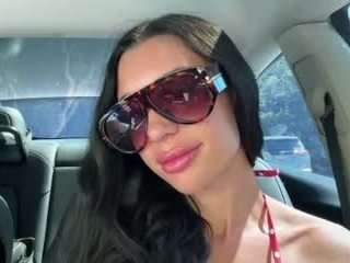 tighttinymilf's live room