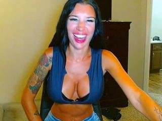 tighttinymilf Live Webcam on CamSoda