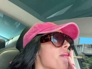 tighttinymilf live