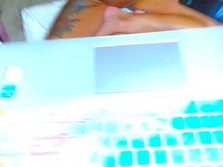 tighttinymilf's live room