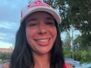 Tighttinymilf's cam show statistics and live stream