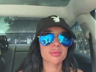 Tighttinymilf's cam show statistics and live stream