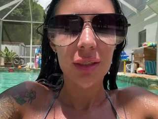 Tight Tiny MILF live cam