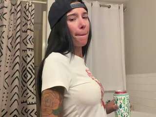 tighttinymilf