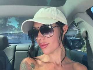 tighttinymilf Live Webcam on CamSoda