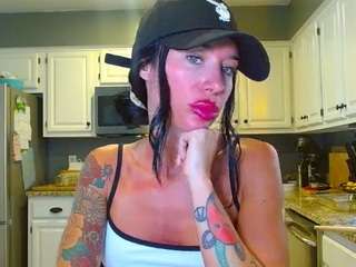 tighttinymilf