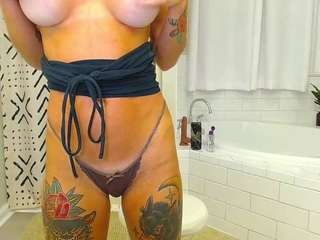 tighttinymilf