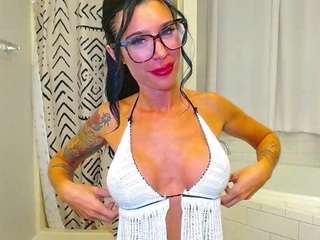 tighttinymilf