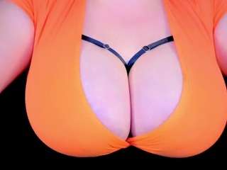 Clara live cam preview