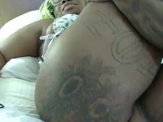 bigbootyjooty420 webcam