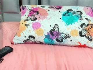 veronicaroose's CamSoda show and profile