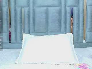 veronicaroose's CamSoda show and profile