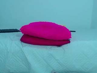 alejandrahottx1's CamSoda show and profile