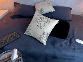 viioletlover's CamSoda show and profile