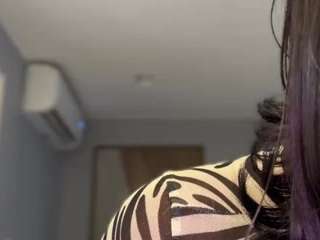 Live webcam model viioletlover on Soda Cams