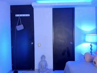 Live webcam model viioletlover on Soda Cams