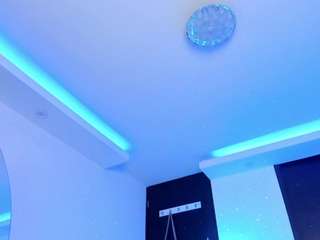 Live webcam model viioletlover on Soda Cams