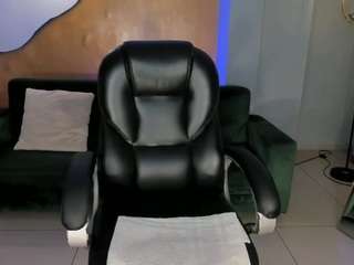 LizzHamilton live webcam on Soda Cams