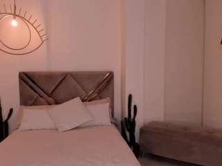 le modèle conniemichaels est en webcam porno dans un show sur le site camsoda, il possède les tags suivants: amateur,anal,wet,tease,strip,spank,robe,pussy,orgasm,ohmibod,lingerie,handjob,flashing,fingers,feet,dildo,brown-eyes,blowjob,black-hair,bj