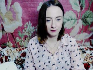Larafun Cam: Free Live Nude Sex Show & Chat - Camsoda