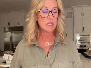 Live webcam model brandi-love on Soda Cams