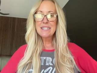 brandi-love's live room