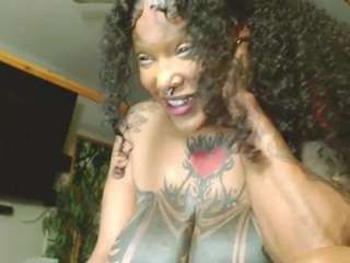 Live webcam model liquidfire on Soda Cams