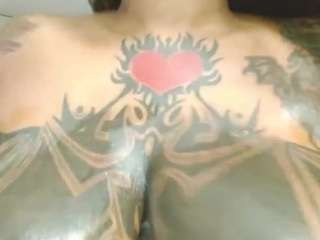 Live webcam model liquidfire on Soda Cams