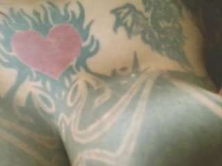 show feet and pussy [Multi Goal]