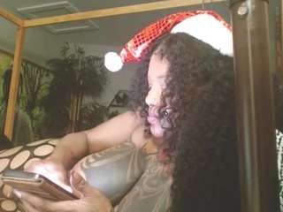 show feet and pussy [Multi Goal]