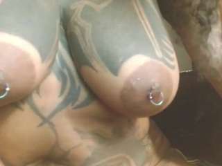 show feet and pussy [Multi Goal]